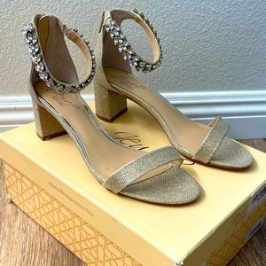 Badgley Mischka Womens Bradley Gold Ankle Strap Heels Size 9 Medium (B, M)